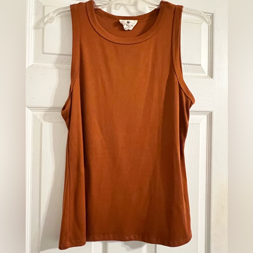 Ribbed tank